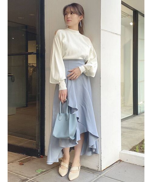 dazzlin（ダズリン）の「ショルダーオープンボリュームニット