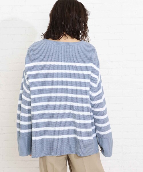SHOO・LA・RUE（シューラルー）の「◆畦編みボーダー柄ふんわりゆるニット（ニット/セーター・レディース・ベージュ系2/ネイビー系2/ブルー系7・00）」の6枚目の写真