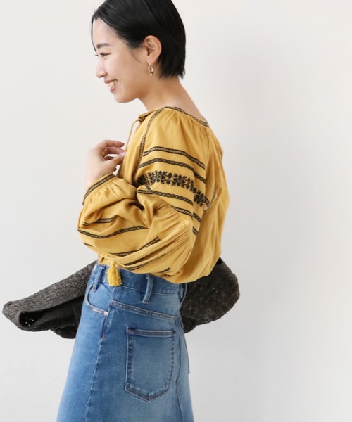 JOURNAL STANDARD relume(ジャーナルスタンダード レリューム)の「エンブロイダリースモックブラウス◆(シャツ/ブラウス・レディース・イエロー/ブラック・FREE)」の13枚目の写真