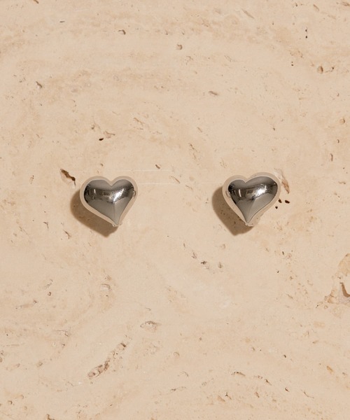 SMELLY（スメリー）の「ハートワンタッチピアス（ピアス（両耳用）・レディース・ゴールド/シルバー・-）」の2枚目の写真