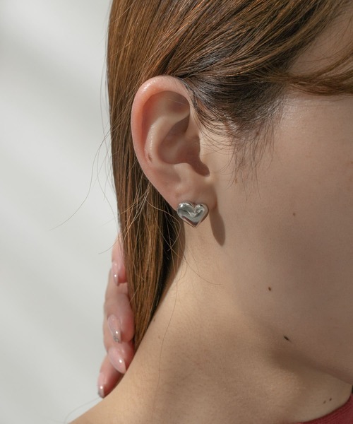 SMELLY（スメリー）の「ハートワンタッチピアス（ピアス（両耳用）・レディース・ゴールド/シルバー・-）」の4枚目の写真