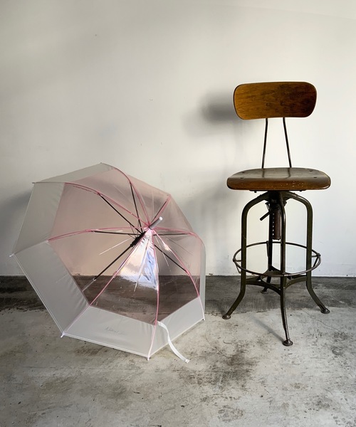 COMMON WARE(コモンウェアー)の「NT:バイカラービニール傘(長傘・レディース・ホワイト/ブラック/パープル/ピンク/ブルー/グリーン・FREE)」の9枚目の写真