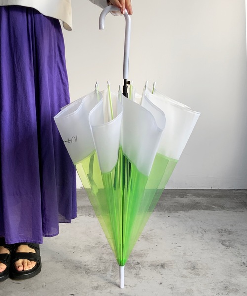 COMMON WARE(コモンウェアー)の「NT:バイカラービニール傘(長傘・レディース・ホワイト/ブラック/パープル/ピンク/ブルー/グリーン・FREE)」の14枚目の写真