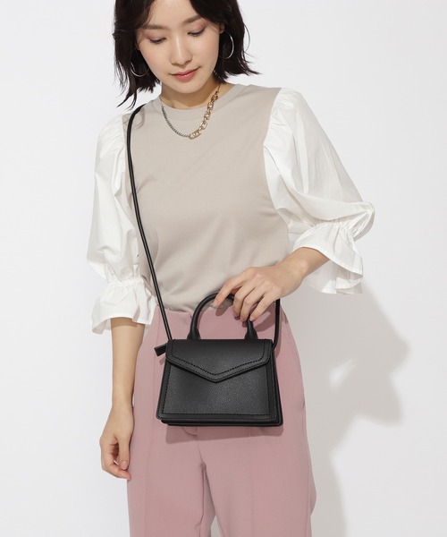 NATURAL BEAUTY BASIC（ナチュラルビューティーベーシック）の「トラペーズステッチポシェット（ショルダーバッグ・レディース・ブラック/オフホワイト/オレンジ・ﾌﾘ-）」の4枚目の写真