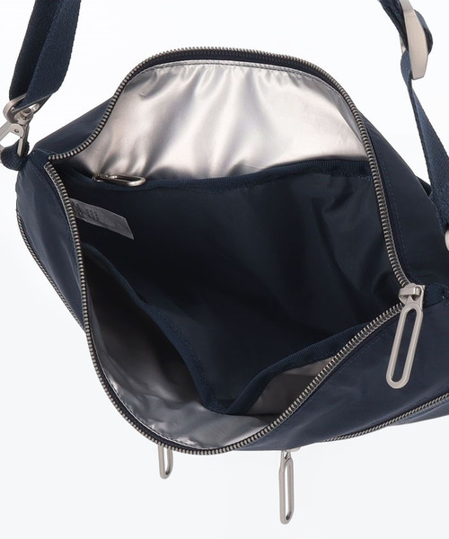 LeSportsac（レスポートサック）の「POUCH CROSSBODY ダークブルーC（ショルダーバッグ・レディース・ブルー・FREE）」の13枚目の写真