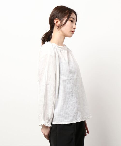 Samansa Mos2（サマンサ モスモス）の「格子柄ドビー襟フリルブラウス（シャツ/ブラウス・レディース・ベージュ/ネイビー/オフホワイト/ミント・ﾌﾘ-）」の5枚目の写真