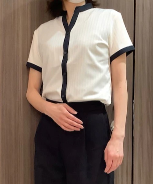 TOKYO SHIRTS（トウキョウシャツ）の「形態安定ノーアイロン クレリックヘンリーネック 半袖ビジネスワイシャツ（ビジネスシャツ・レディース・ブラック/ホワイト・L/M/S/LL）」の2枚目の写真