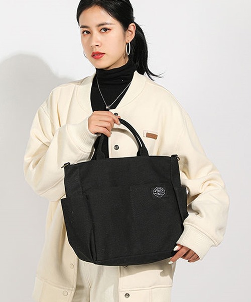 LUGG NAGG(ラグナグ)の「キャンバス2wayトートバッグ ショルダーストラップ付き(トートバッグ・レディース・ブラック/ベージュ/ブラック系その他/ネイビー/ブラウン系その他/オフホワイト/マスタード/ホワイト系その他/ライトブルー・FREE)」の1枚目の写真
