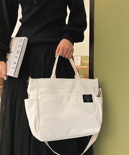LUGG NAGG(ラグナグ)の「キャンバス2wayトートバッグ ショルダーストラップ付き(トートバッグ・レディース・ブラック/ベージュ/ブラック系その他/ネイビー/ブラウン系その他/オフホワイト/マスタード/ホワイト系その他/ライトブルー・FREE)」の11枚目の写真