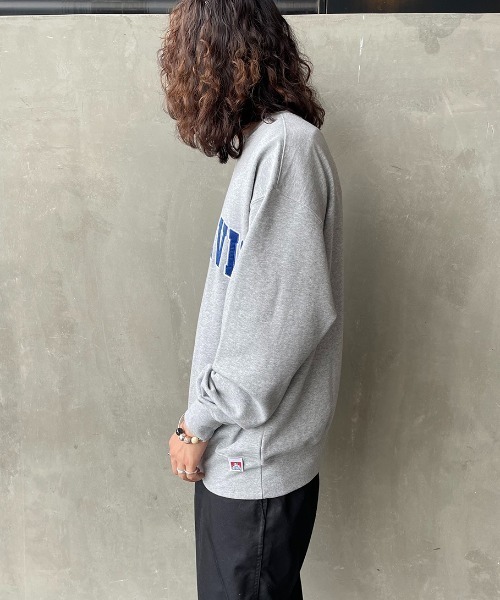 BEN DAVIS（ベンデイビス）の「【WEB限定】[BEN DAVIS/ベンデイビス] カレッジワッペン風ロゴ クルーネックスウェット（スウェット・レディース・グレー/ライトグレー/ネイビー/マスタード・M/L/XL）」の10枚目の写真