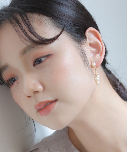 PourVous(プールヴー)の「パール ダンスイヤリング&ピアス 結婚式 同窓会 オケージョン お呼ばれ (ピアス(両耳用)・レディース・A/B・FREE)」の3枚目の写真