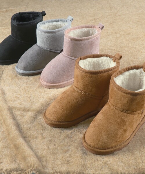 BRANSHES（ブランシェス）の「フェイクムートンブーツ（ブーツ・キッズ・ブラック/ピンク/キャメル/グレー・15.0cm/16.0cm/17.0cm/18.0cm/19.0cm/14.0cm/20.0cm/21.0cm）」の17枚目の写真