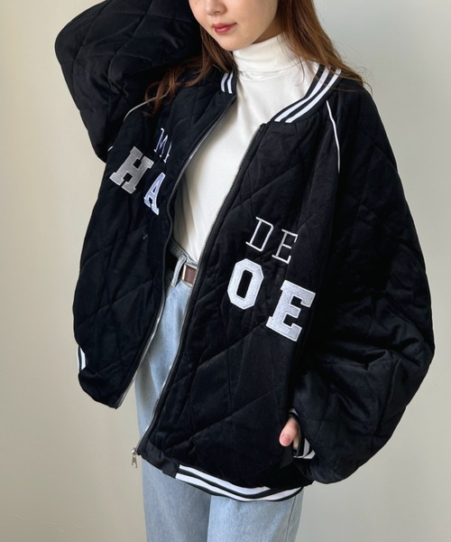 CLEA（クレア）の「フロント刺繍オーバーサイズスタジャン/キルティングブルゾン（スタジャン・レディース・アイボリー/ブラック・FREE）」の2枚目の写真