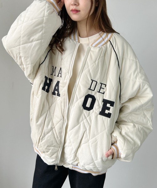 CLEA（クレア）の「フロント刺繍オーバーサイズスタジャン/キルティングブルゾン（スタジャン・レディース・アイボリー/ブラック・FREE）」の3枚目の写真