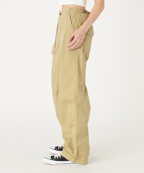 Levi's(リーバイス)の「Levi's/リーバイス バギーパンツ BAGGY SURPLUS UNBASIC KHAKI TWILL(チノパンツ・レディース・マルチ・23inch/24inch/25inch/26inch/27inch/28inch)」の3枚目の写真