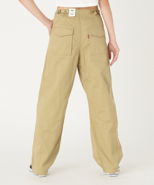 Levi's(リーバイス)の「Levi's/リーバイス バギーパンツ BAGGY SURPLUS UNBASIC KHAKI TWILL(チノパンツ・レディース・マルチ・23inch/24inch/25inch/26inch/27inch/28inch)」の4枚目の写真
