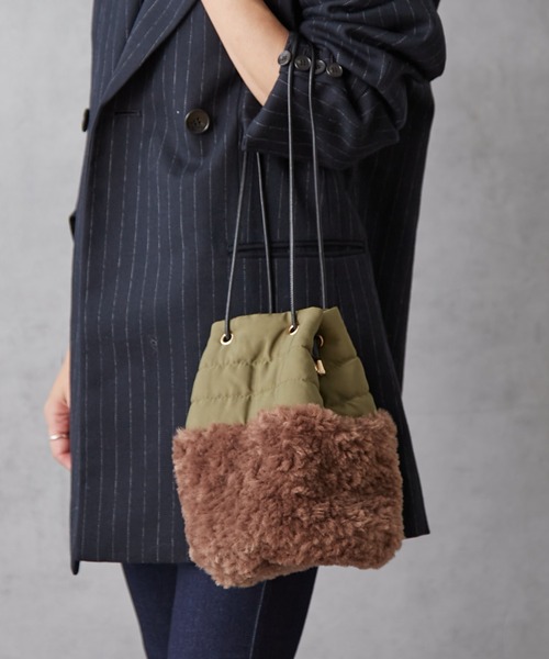 cache cache（カシュ カシュ）の「ナイロン×ボア コンビバッグ（トートバッグ・レディース・ブラック/アイボリー/カーキ/ブルー・フリー）」の3枚目の写真