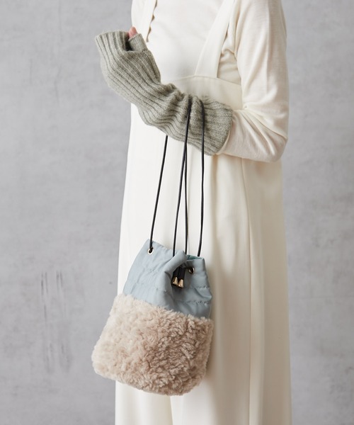 cache cache（カシュ カシュ）の「ナイロン×ボア コンビバッグ（トートバッグ・レディース・ブラック/アイボリー/カーキ/ブルー・フリー）」の13枚目の写真