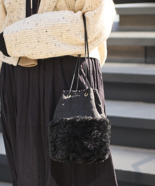 cache cache（カシュ カシュ）の「ナイロン×ボア コンビバッグ（トートバッグ・レディース・ブラック/アイボリー/カーキ/ブルー・フリー）」の19枚目の写真