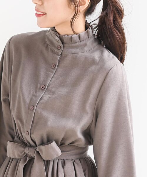 rps（アールピーエス）の「フリルネックキャンディー袖ワンピース（ワンピース・レディース・ボルドー/チャコールグレー/ベージュ・フリー）」の5枚目の写真