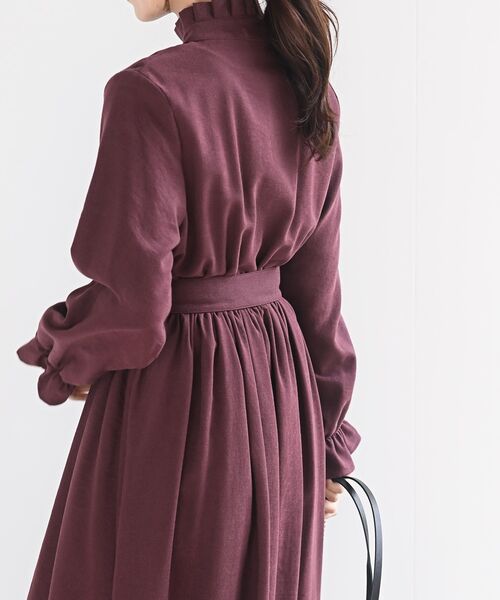 rps（アールピーエス）の「フリルネックキャンディー袖ワンピース（ワンピース・レディース・ボルドー/チャコールグレー/ベージュ・フリー）」の10枚目の写真