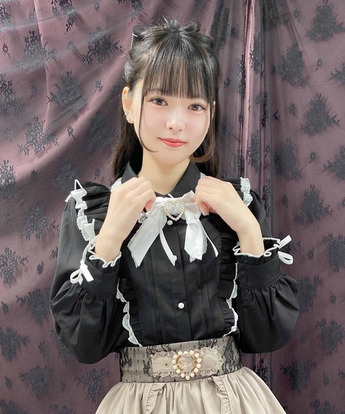 ROJITA(ロジータ)の「ラッフルハートブローチブラウス(シャツ/ブラウス・レディース・ブラック/ホワイト/ピンク・FREE)」の19枚目の写真