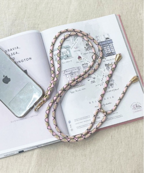 apres jour(アプレジュール)の「【apres jour×ARIAZ】スマホショルダー(スマホグッズ・レディース・ピンク/ベージュ/グレー系その他/イエロー系その他/ピンク系その他/ライトピンク/ブラック・FREE)」の1枚目の写真