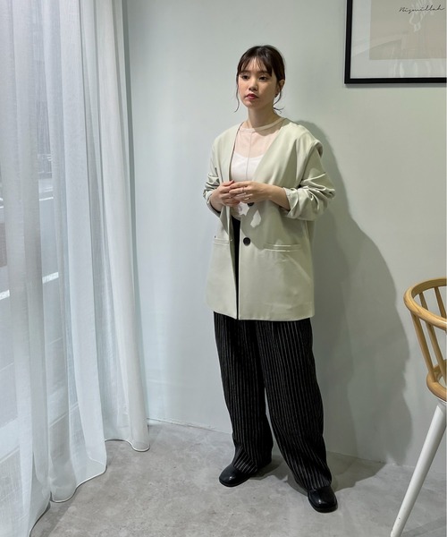 feepur（フェピュール）の「ツータックピンストライプワイドスラックス（スラックス・レディース・ブラック/グレー・SMALL/MEDIUM）」の11枚目の写真