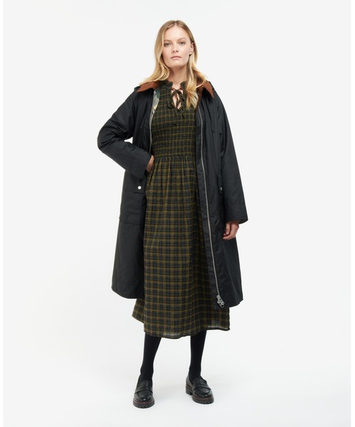 Barbour(バブアー)の「METTEワックスコート(ステンカラーコート・レディース・ブラック・8/10)」の4枚目の写真