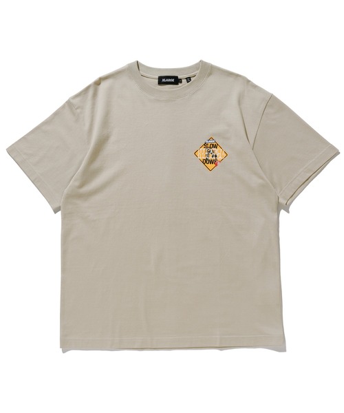 XLARGE（エクストララージ）の「SLOW DOWN S/S TEE（Tシャツ/カットソー・メンズ・ブラック/ベージュ/ホワイト・S/XL/L/M）」の4枚目の写真