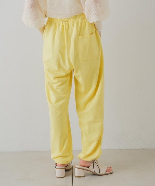 Kastane（カスタネ）の「【DISCUS別注】スウェットパンツ（スウェットパンツ・レディース・オフホワイト/イエロー・1/2）」の8枚目の写真