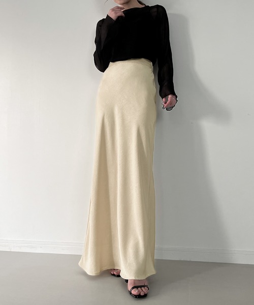 JUNOAH(ジュノア)の「サテンライクロングマーメイドスカート(スカート・レディース・ライトグレー/アイボリー/ブラック・MEDIUM/LARGE/X-LARGE)」の9枚目の写真