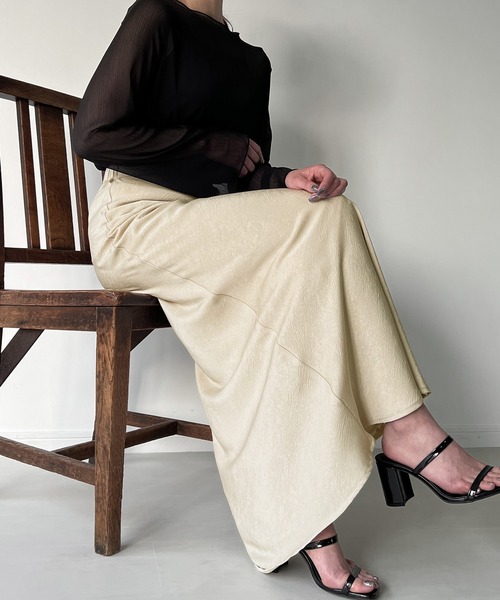 JUNOAH(ジュノア)の「サテンライクロングマーメイドスカート(スカート・レディース・ライトグレー/アイボリー/ブラック・MEDIUM/LARGE/X-LARGE)」の11枚目の写真