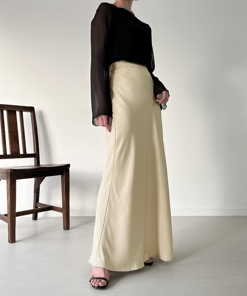 JUNOAH(ジュノア)の「サテンライクロングマーメイドスカート(スカート・レディース・ライトグレー/アイボリー/ブラック・MEDIUM/LARGE/X-LARGE)」の12枚目の写真