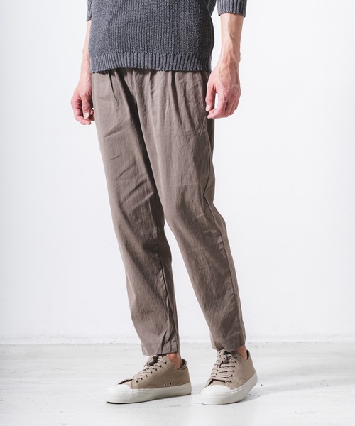 quadro（クオドロ）の「ハイブリッドストレッチリネンタックイージー