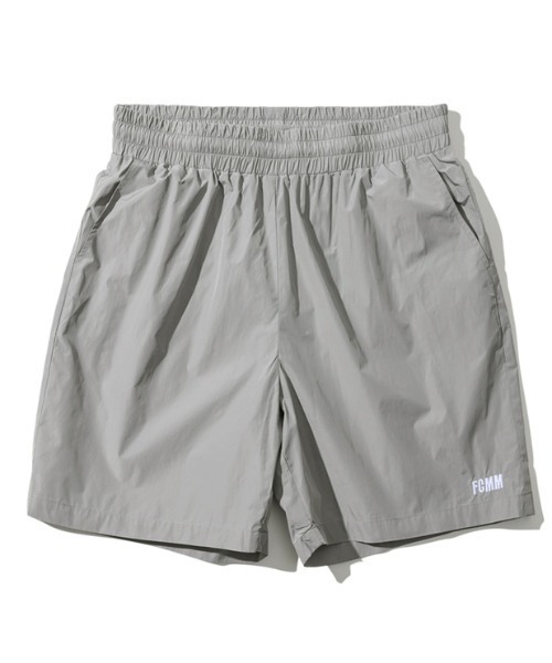 FCMM（エフシーエムエム）の「CLUB TEAM WOVEN SHORTS/クラブチームウーブンショーツ（その他パンツ・メンズ・ブラック/グレー・LARGE/MEDIUM）」の2枚目の写真