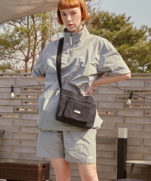 FCMM（エフシーエムエム）の「CLUB TEAM WOVEN SHORTS/クラブチームウーブンショーツ（その他パンツ・メンズ・ブラック/グレー・LARGE/MEDIUM）」の4枚目の写真