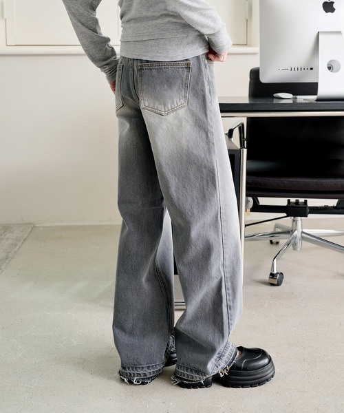 UNE MANSION（ユヌマンション）の「【男女兼用/UNISEX】y2kビンテージウォッシングカッティングワイドデニムパンツ（デニムパンツ・レディース・ブラック/グレー・SMALL/MEDIUM/LARGE）」の16枚目の写真