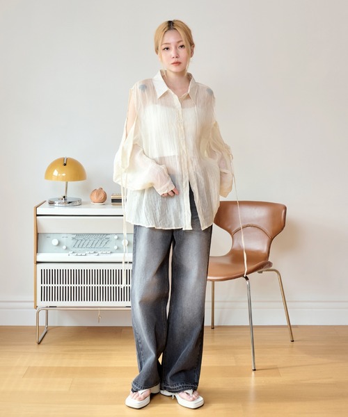 UNE MANSION（ユヌマンション）の「【男女兼用/UNISEX】y2kビンテージウォッシングカッティングワイドデニムパンツ（デニムパンツ・レディース・ブラック/グレー・SMALL/MEDIUM/LARGE）」の3枚目の写真