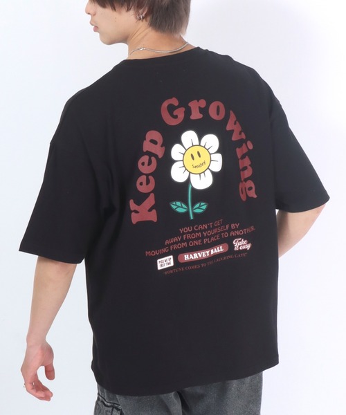 SMILEY FACE(スマイリーフェイス)の「SMILEY FACE(スマイリーフェイス)ビッグシルエット ストリートバックプリントTシャツ/半袖 メンズ レディース(Tシャツ/カットソー・メンズ・ホワイト系その他/ブラック系その他4/ブラック系その他2/ブラック/ホワイト系その他2/ブラック系その他3/ホワイト/ホワイト系その他3/ホワイト系その他4/グリーン系その他/ライトグリーン/ブラック系その他・M/L)」の11枚目の写真