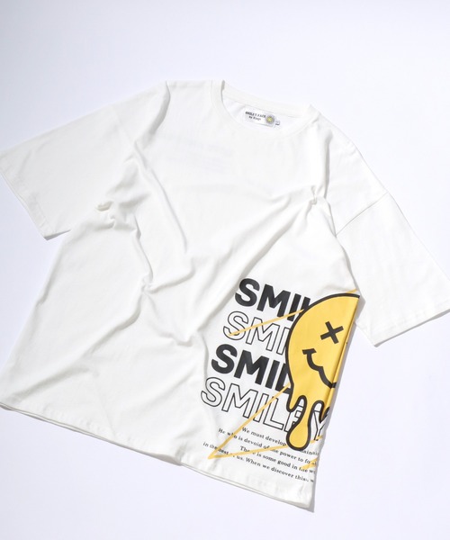SMILEY FACE(スマイリーフェイス)の「SMILEY FACE(スマイリーフェイス)ビッグシルエット ストリートバックプリントTシャツ/半袖 メンズ レディース(Tシャツ/カットソー・メンズ・ホワイト系その他/ブラック系その他4/ブラック系その他2/ブラック/ホワイト系その他2/ブラック系その他3/ホワイト/ホワイト系その他3/ホワイト系その他4/グリーン系その他/ライトグリーン/ブラック系その他・M/L)」の19枚目の写真
