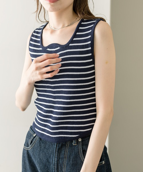 mystic(ミスティック)の「ウェーブネックボーダータンクトップ(タンクトップ・レディース・ネイビー/オフホワイト/ベージュ・FREE)」の1枚目の写真
