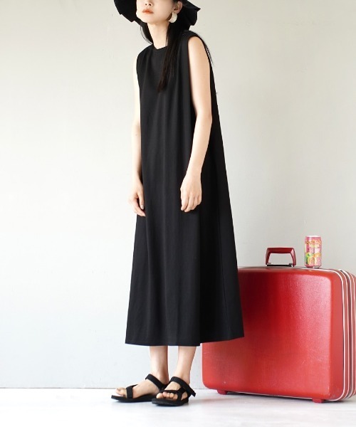 e-zakkamania stores（イーザッカマニアストアーズ）の「接触冷感 ショルダータック バックフレアワンピース（ワンピース・レディース・ブラック/グリーン/グレイッシュベージュ/ブルー・M）」の2枚目の写真