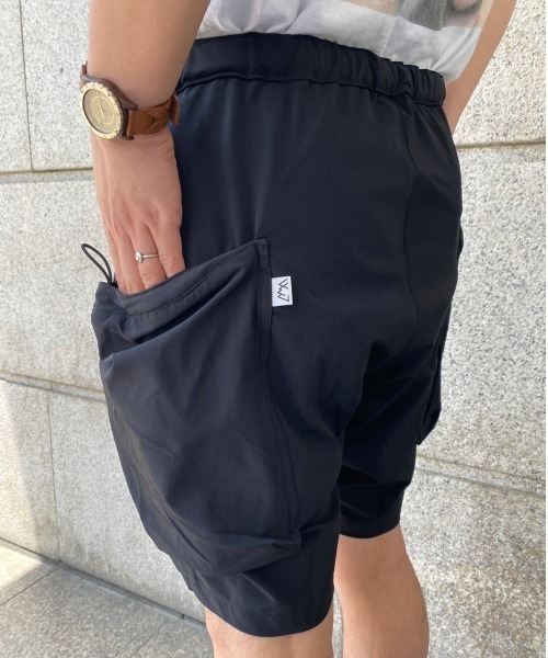 CMF OUTDOOR GARMENT（シーエムエフアウトドアガーメント）の「CMF OUTDOOR GARMENT × BEAVER/シーエムエフ アウトドアガーメント×ビーバー　別注ACTIVITY SHORTS　アクティビティショーツ（その他パンツ・メンズ・ブラック・L/M）」の4枚目の写真
