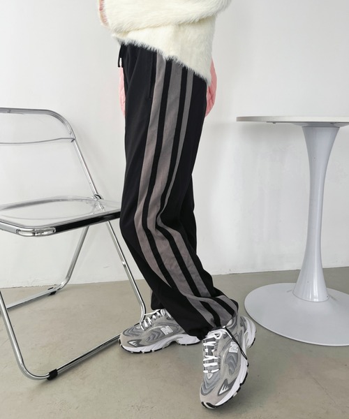 CLEA（クレア）の「サイドラインスラックスジョガーパンツ（その他パンツ・レディース・ブラック/グレー・M/L）」の6枚目の写真