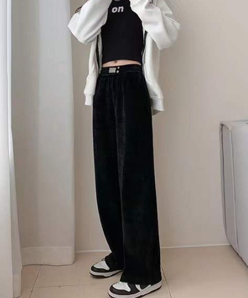 Dewlily(デューリリー)の「コーデュロイワイドパンツ(その他パンツ・レディース・ブラック/ホワイト・M/XL/L)」の4枚目の写真