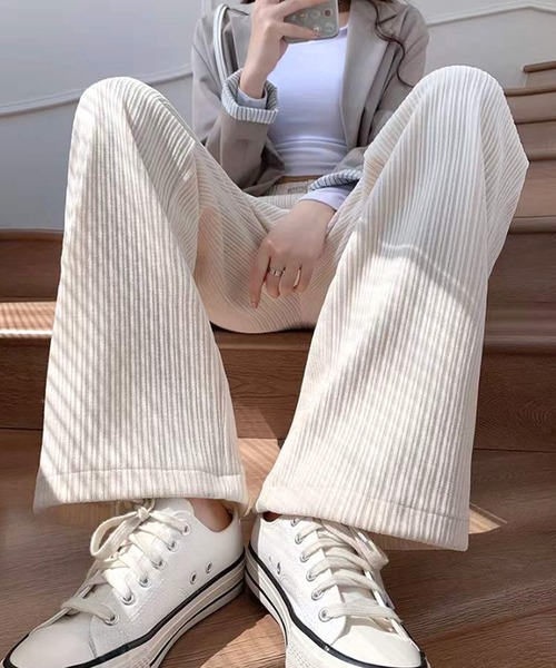 Dewlily(デューリリー)の「コーデュロイワイドパンツ(その他パンツ・レディース・ブラック/ホワイト・M/XL/L)」の5枚目の写真