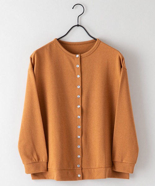 fort point(フォーポイント)の「【FORTPOINT/フォートポイント】個性的なボタンが技あり さらっと羽織れる 裏毛カーディガン ドロップショルダー ビッグシルエット(カーディガン/ボレロ・レディース・グリーン/グレー/イエロー/ブラック/パープル/オレンジ・FREE)」の5枚目の写真