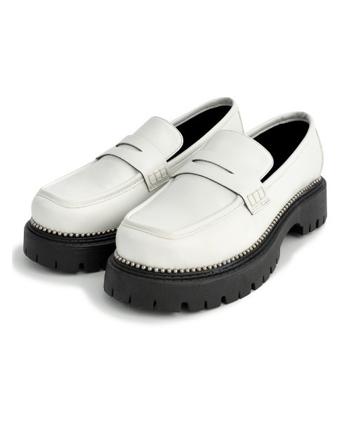 Re:EDIT（リエディ）の「[2023-24 WINTER COLLECTION][大きいサイズ有]スタッズコバトラックソールローファー（ローファー・レディース・ホワイト/ブラック・MEDIUM/SMALL/XX-LARGE/X-LARGE/LARGE）」の14枚目の写真