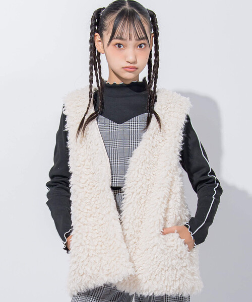 ZIDDY(ジディ)の「プードルファーベスト(130~160cm)(ベスト・キッズ・ブラック/オフホワイト・130cm/140cm/160cm/150cm)」の1枚目の写真